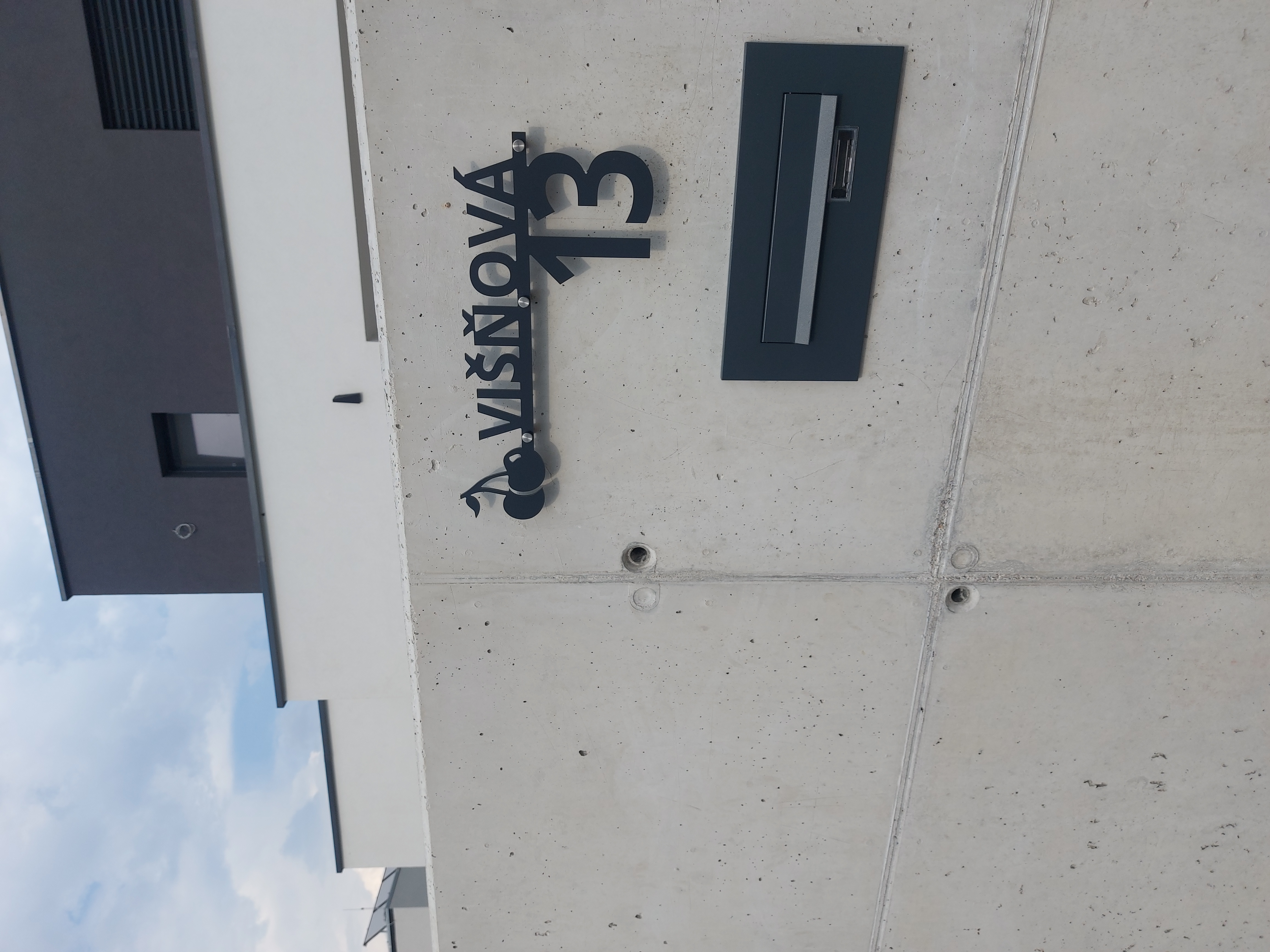 Číslo na dom: Višňová ulica
