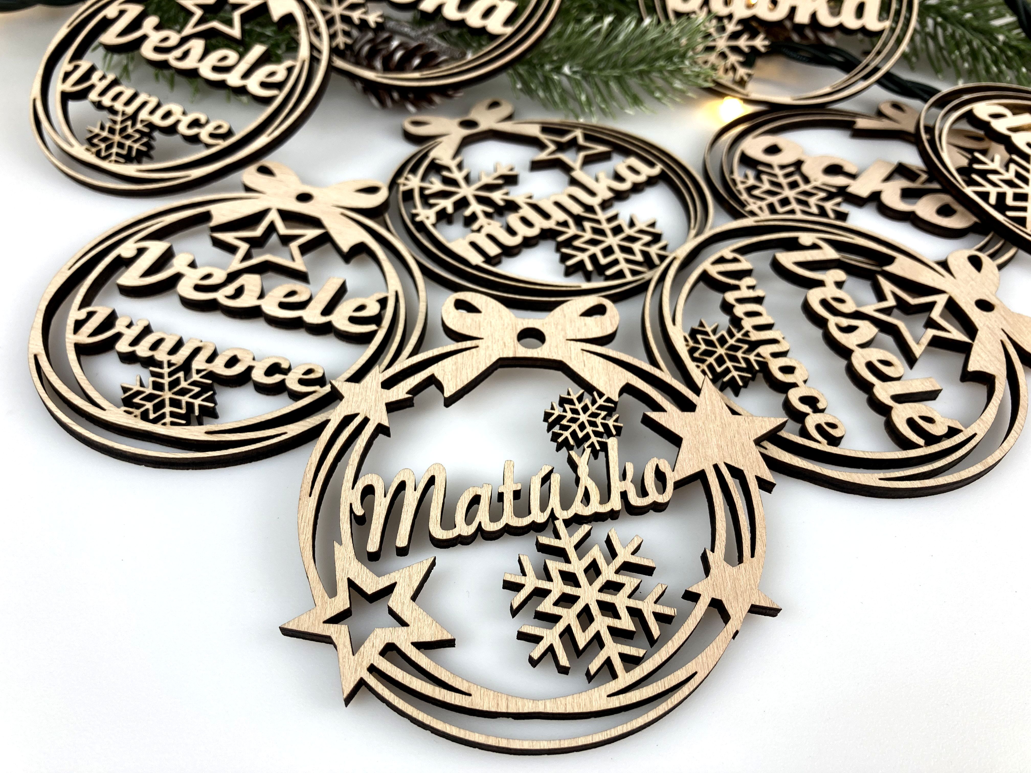 Drevená vianočná ozdoba: ĽUBOVOĽNÉ MENO