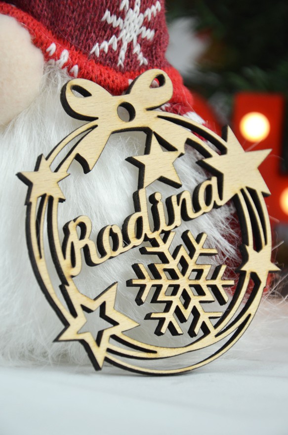 Drevená vianočná ozdoba: RODINA