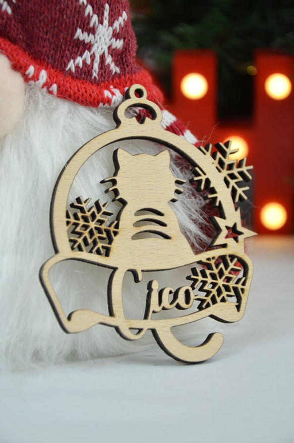 Drevená vianočná ozdoba: MAČKA S MENOM