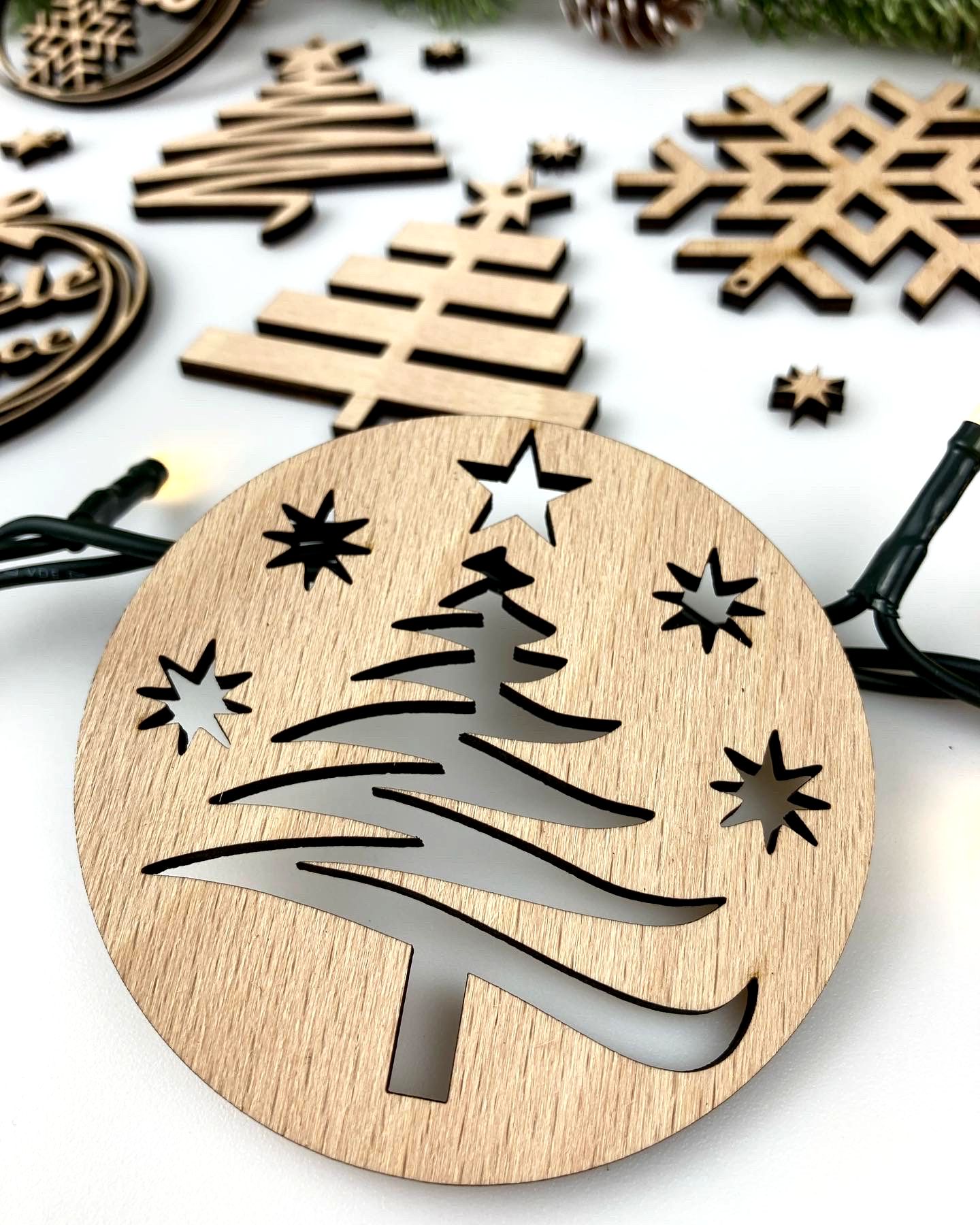 Drevená vianočná ozdoba: VIANOČNÝ STROMČEK