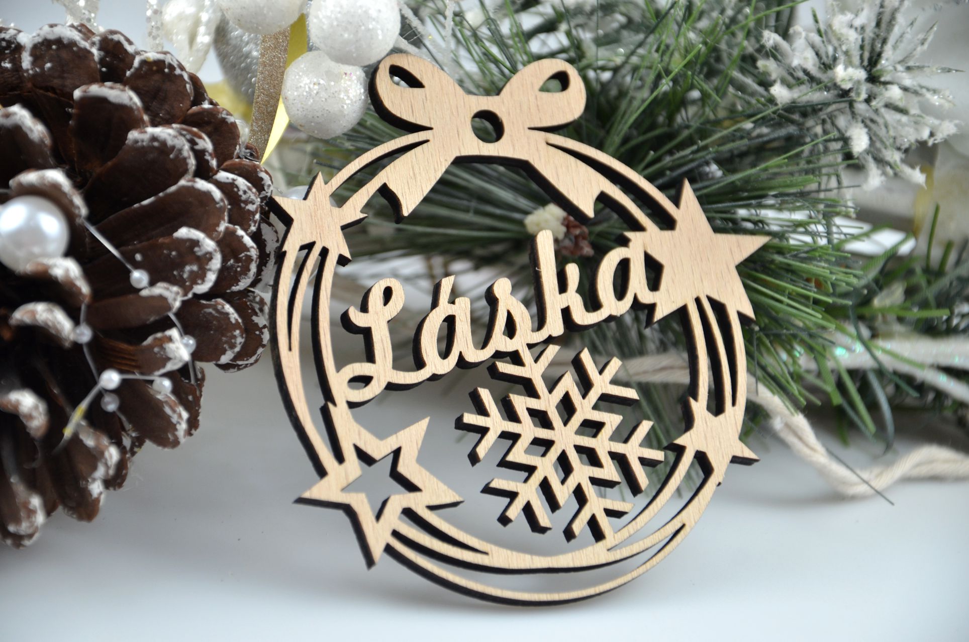Drevená vianočná ozdoba: LÁSKA