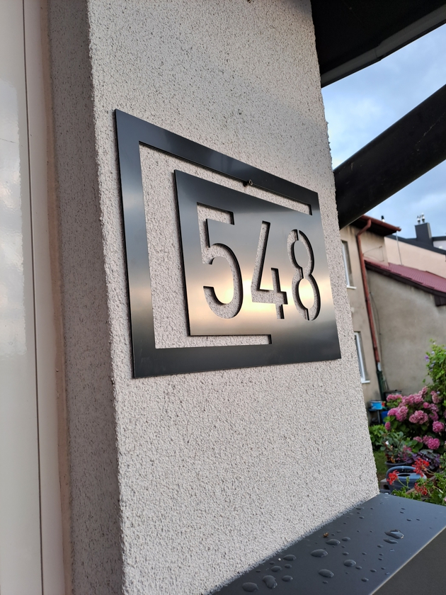 Číslo na dom Shape + Poštová schránka + Gravír mien na schránku ZADARMO