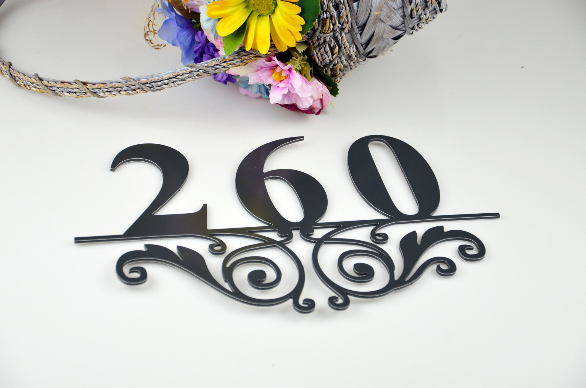 Číslo na dom Ornament + Poštová schránka + Gravír mien na schránku ZADARMO