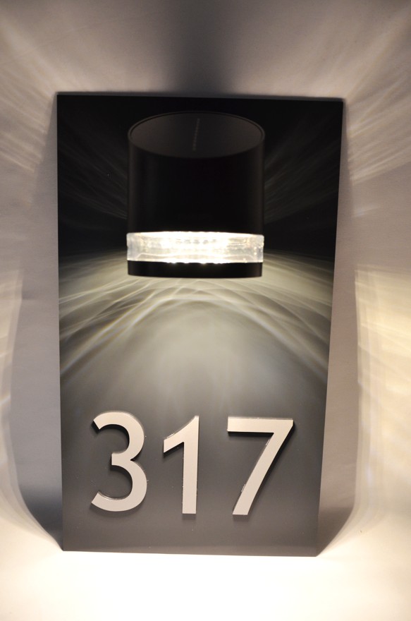 Číslo na dom so svetlom SOLAR + Poštová schránka + Gravír mien na schránku ZADARMO