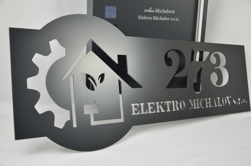 Číslo na dom s FIREMNÝM LOGOM + Poštová schránka + Gravír údajov na schránku ZADARMO