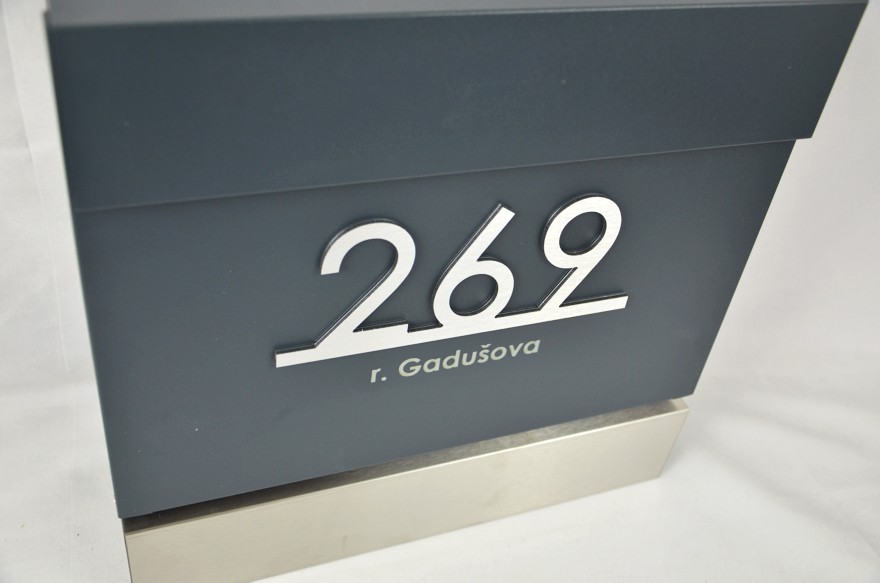 Mini SET: Číslo na dom + Poštová schránka NERO ANTRACIT + AKCIA Gravír mien ZADARMO