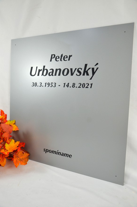 Pamätná tabuľa na náhrobný kameň - s vlastným textom a miestom pre fotografiu (60x60cm)