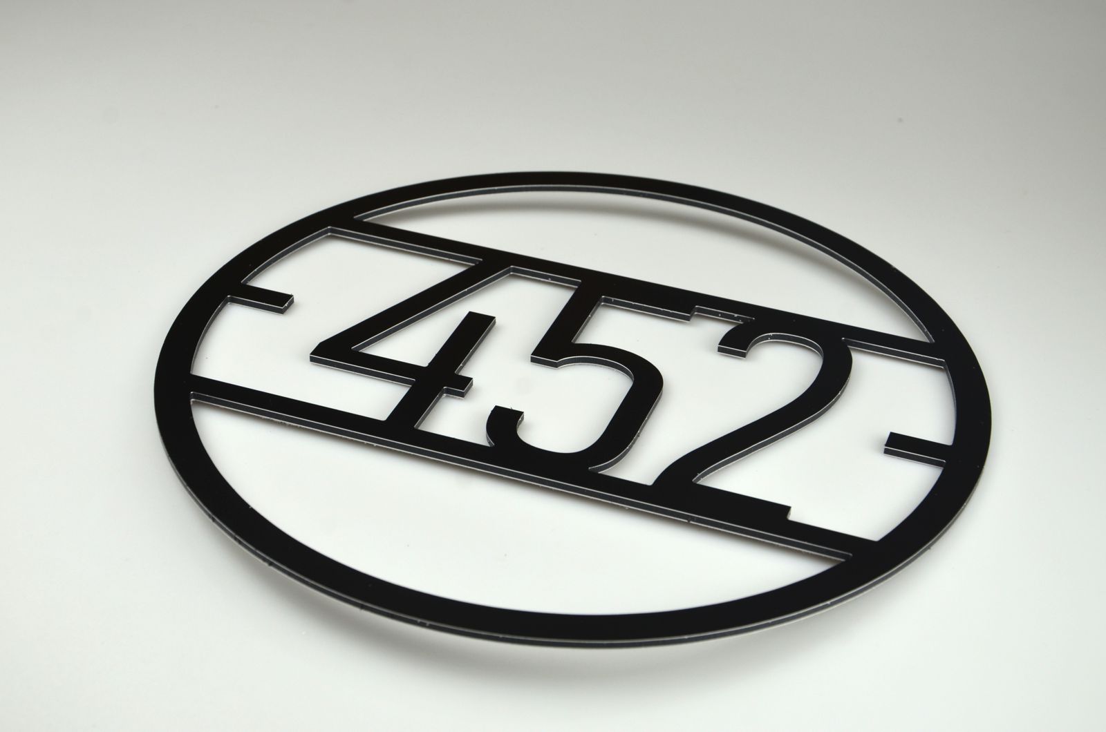 Popisné číslo: V jednom kruhu