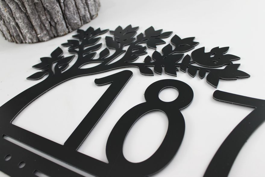 Popisné číslo: Pod stromom