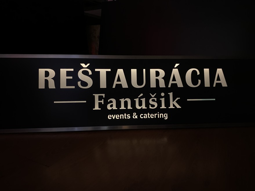 3D logo solárne: SOLAR PROFI časovačom/na fasádu firmy/reštaurácie/penziónu (š.1,5m)