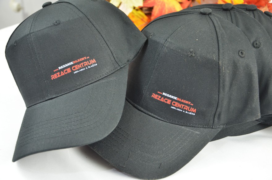 Šiltovka s potlačou firmného loga