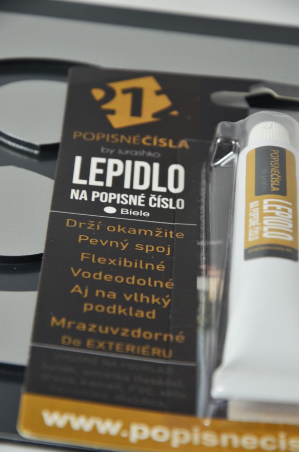 Lepidlo na popisné číslo JURASHKO
