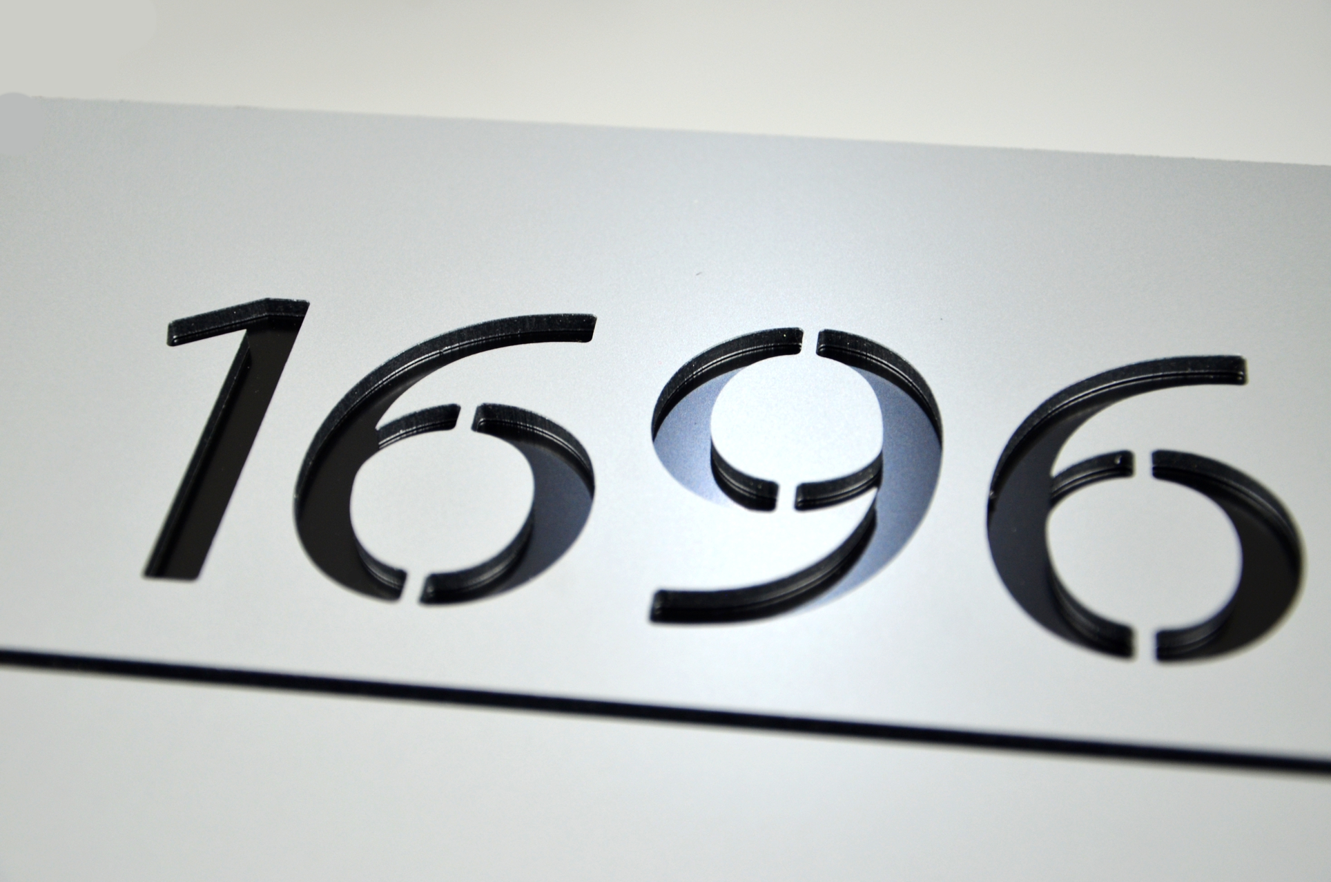 Číslo na dom: LONDÝN