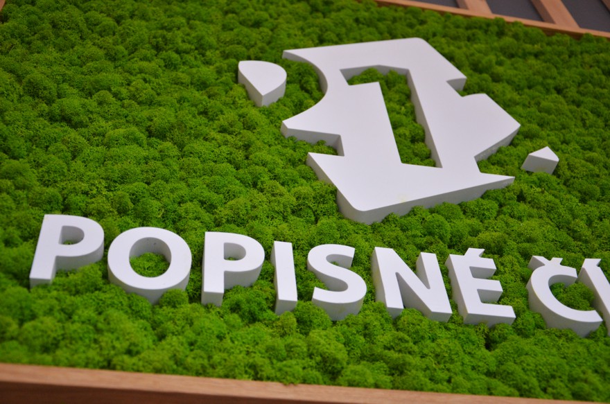 Machový obraz s 3D logom na mieru