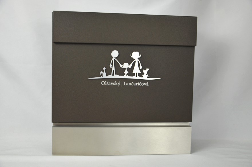 Mini SET: Poštová schránka NERO hnedá/antracit + 3D RODINKA (voliteľné postavičky) + AKCIA Gravír mien/adresy ZADARMO