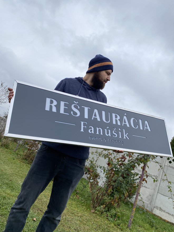 3D logo solárne: SOLAR PROFI časovačom/na fasádu firmy/reštaurácie/penziónu (š.1,5m)