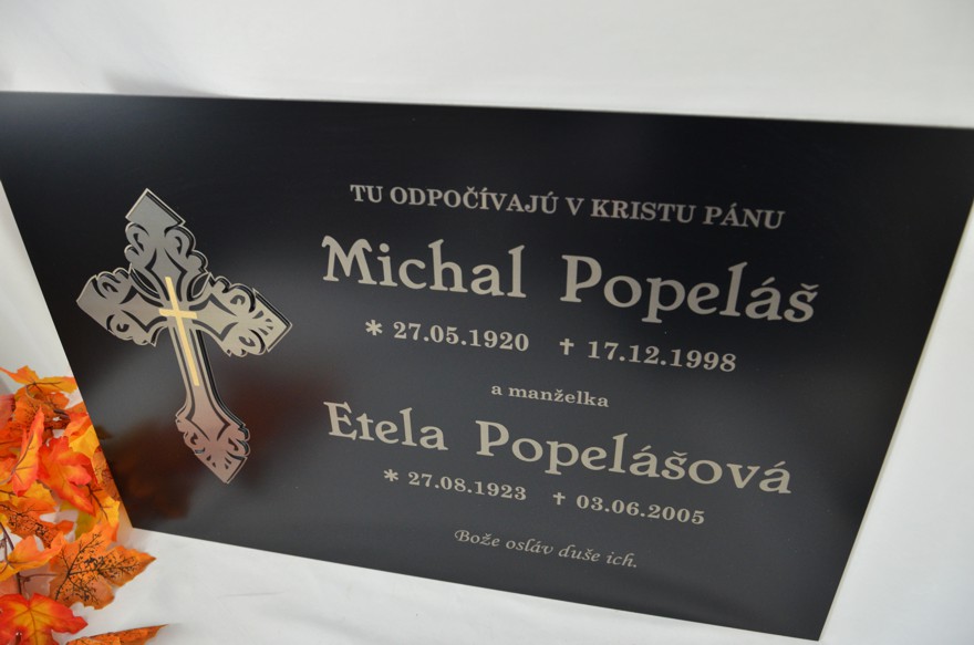 Pamätná tabuľa na náhrobný kameň - s vlastným textom + 3D krížikom (60x40cm)