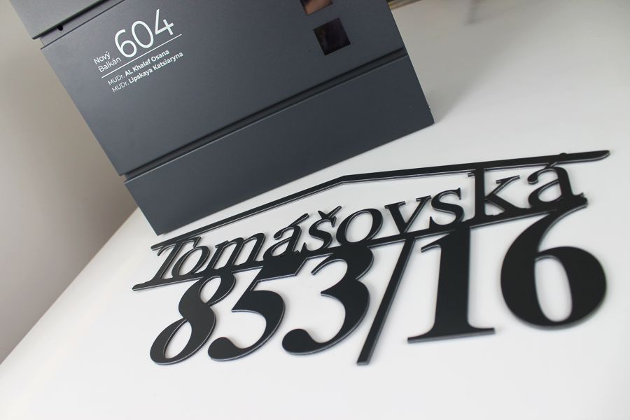 Číslo na dom Ulica pod strechou + Poštová schránka + Gravír mien na schránku ZADARMO