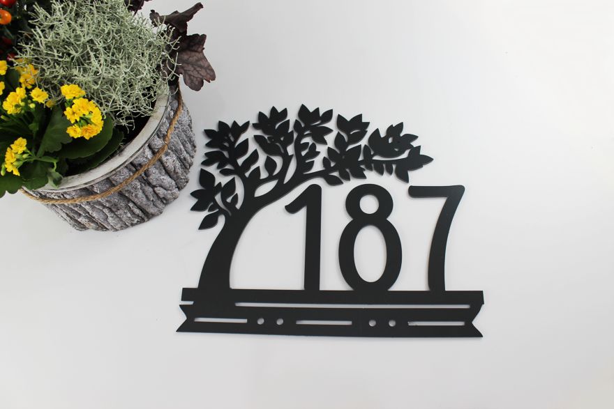 Popisné číslo: Pod stromom