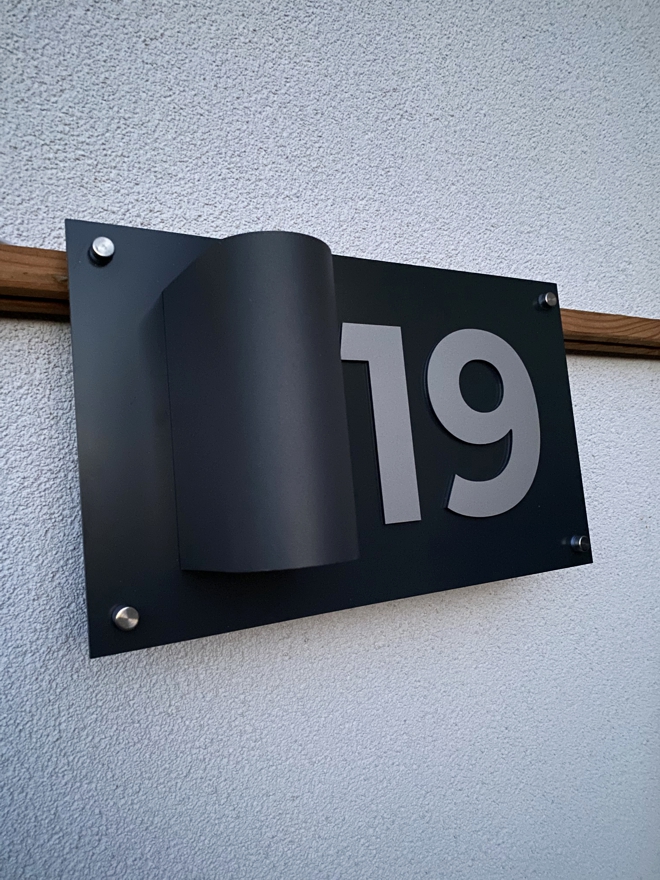 Číslo na dom so zabudovaným svietením: Svetlo domova (antracit)