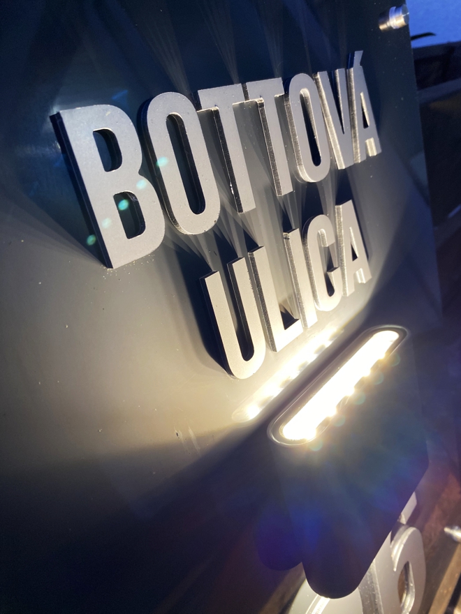 Číslo na dom svetelné (220V): Polárka (antracit)