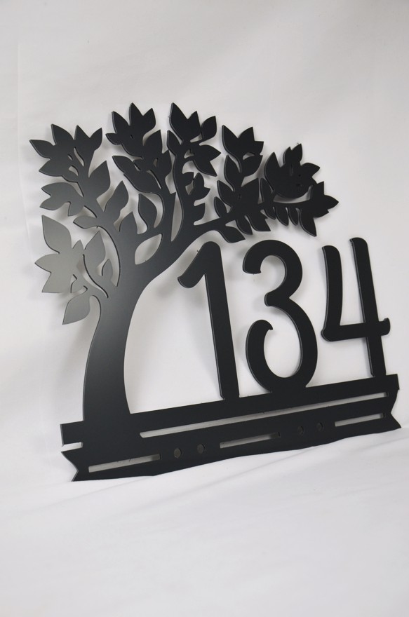 Popisné číslo: Pod stromom